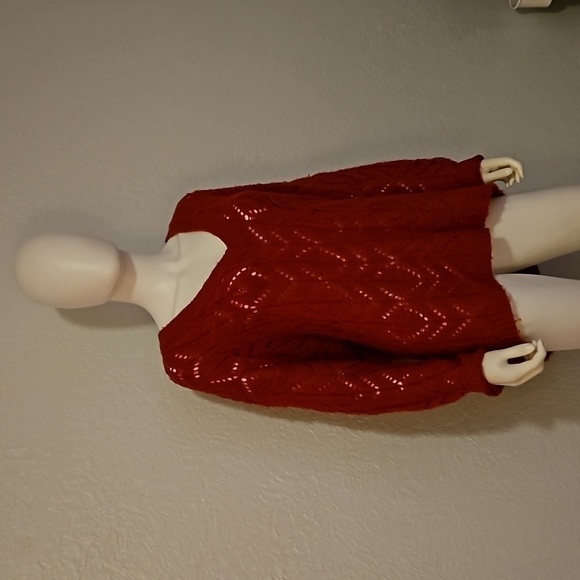 AMERICAN EAGLE OUTFITTERS Tomato Red Peekaboo Oversized Jegging Sweater - Picture 2 of 7